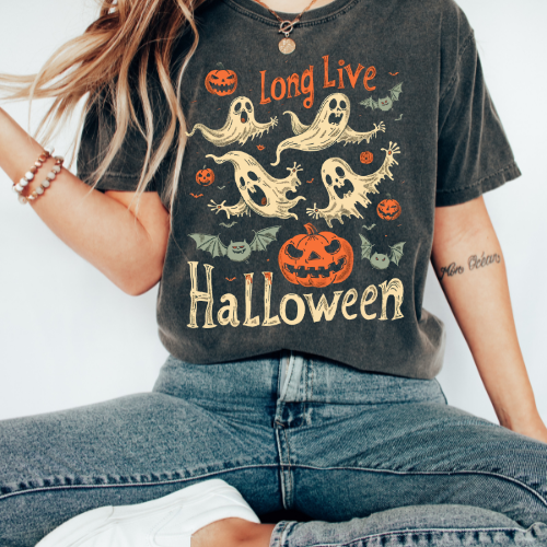Vintage Long Live Halloween Unisex T-shirt - Spooky Ghosts & Pumpkin Design